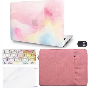 NWT MacBook Pro 13 inch case